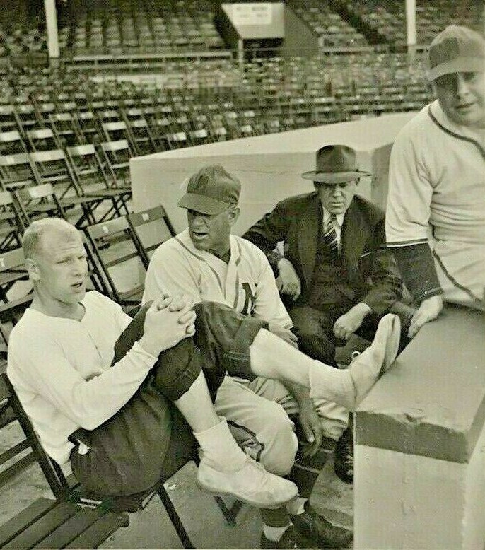 bill-veeck-charlie-grimm-milwaukee-brewers