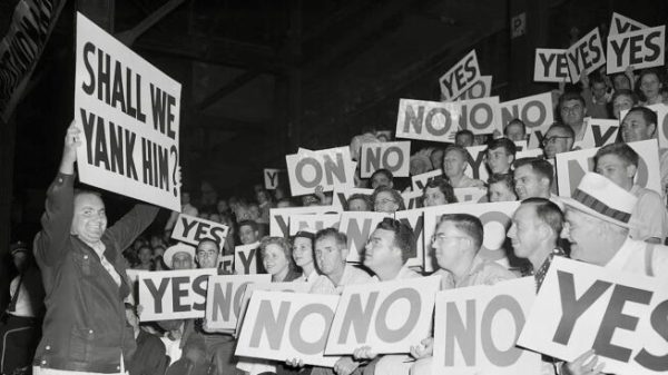 veeck-grandstand-managers-night